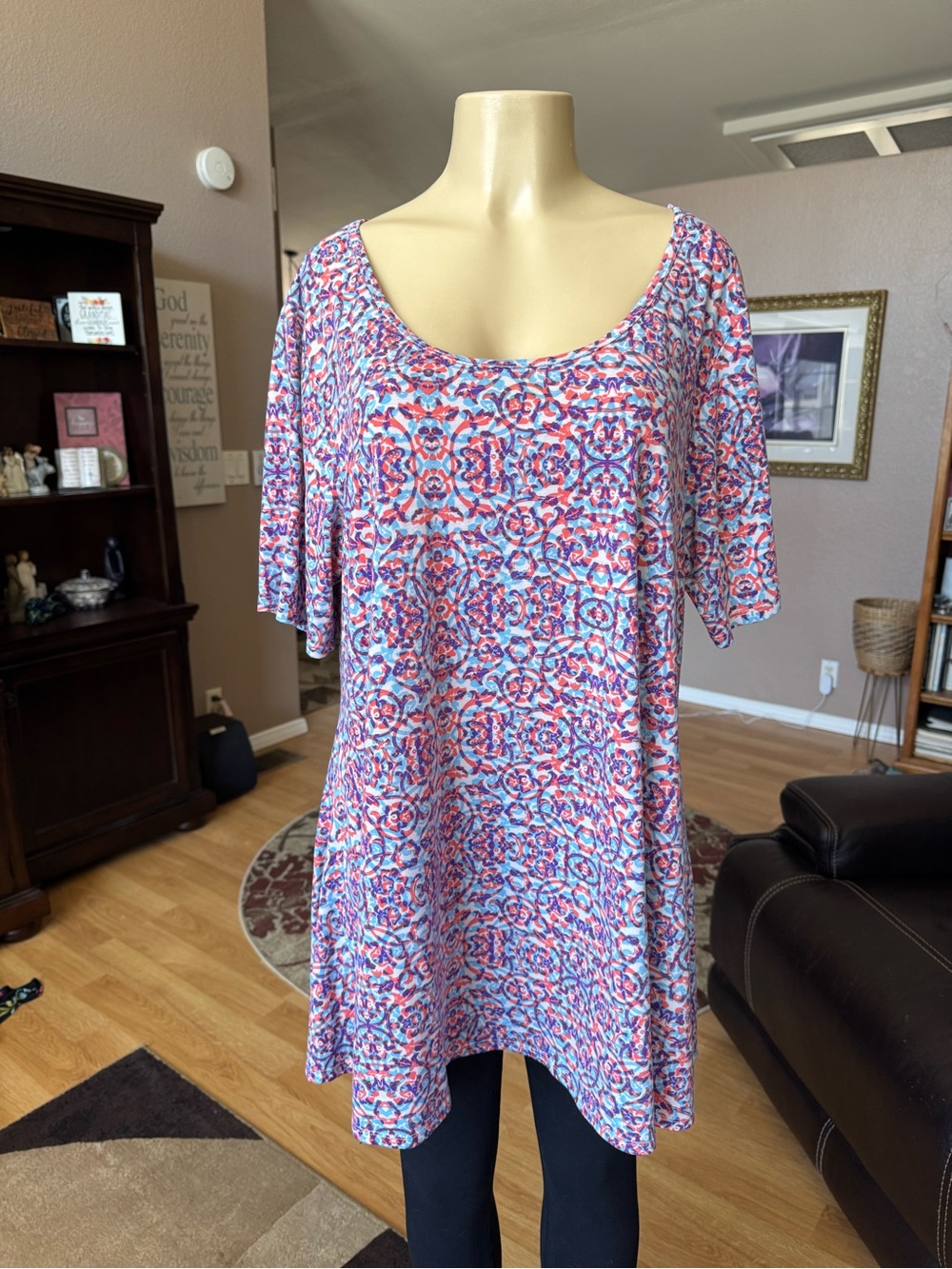 Lularoe red, blue & lavender scoop neck short sleeve tunic-size 2XL